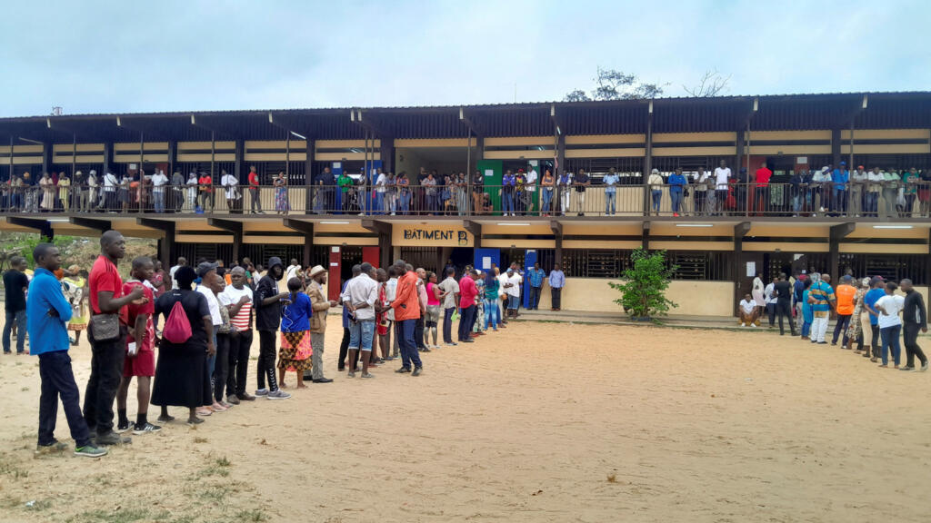 Présidentielle au Gabon: 13 candidats recalés déposent un recours à la Cour constitutionnelle