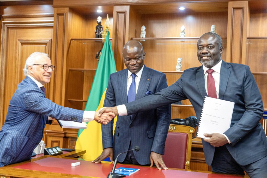 Baniaka : Signature d’une convention d’exploitation entre l’État et Genmin | Gabonreview.com | Actualité du Gabon |