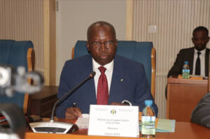 Assemblée nationale : Trois projets de loi de Charles M'ba à la Commission des Finances | Gabonreview.com | Actualité du Gabon |