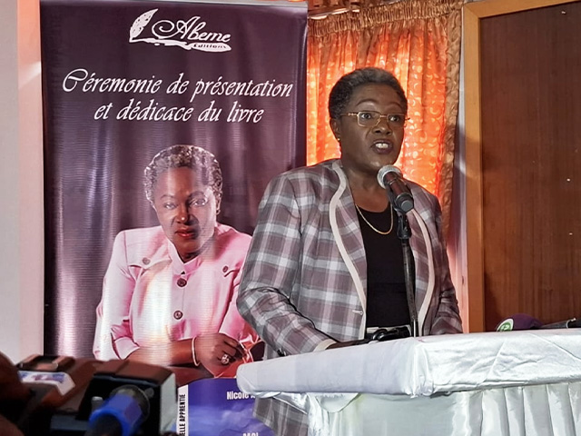 «Moi, éternelle apprentie» : sur le chemin initiatique de Nicole Assélé | Gabonreview.com | Actualité du Gabon |