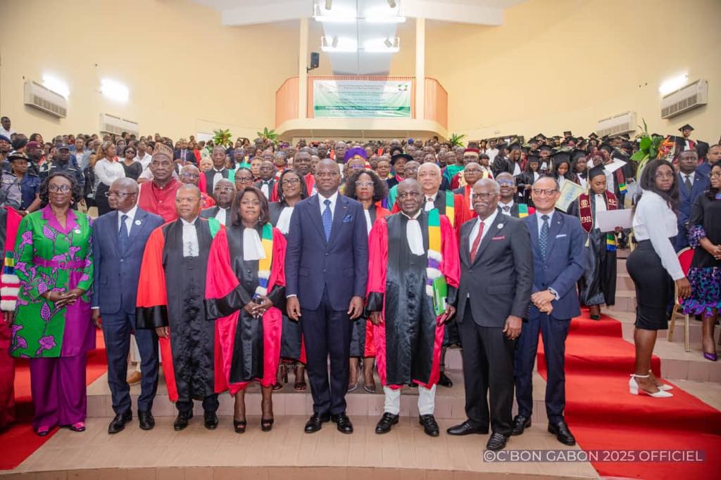 Oligui Nguema octroie 215 nouveaux postes budgétaires aux nouveaux  médecins -