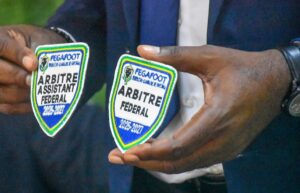 Football : Des badges aux arbitres gabonais, «une grande première» au pays du bricolage | Gabonreview.com | Actualité du Gabon |