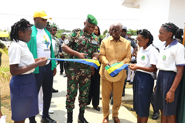 Medouneu : inauguration d’un plateau sportif par le président de la Transition | Gabonreview.com | Actualité du Gabon |