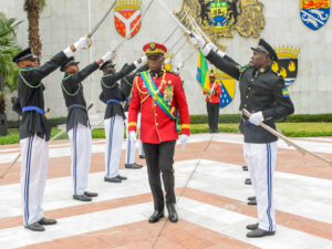 [TRIBUNE] Adieu, mon Général ! Bienvenue, Monsieur le Président ! | Gabonreview.com | Actualité du Gabon |