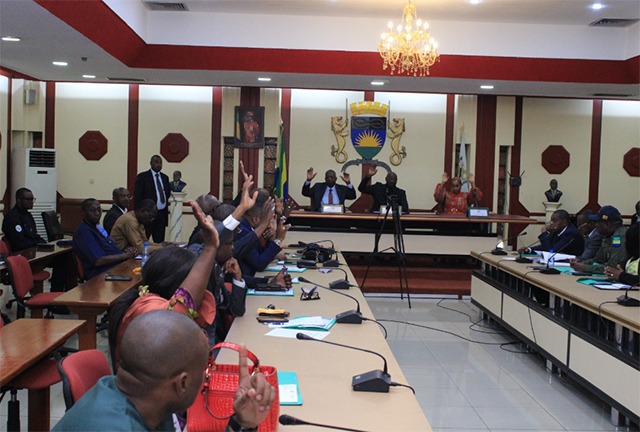 Libreville : Un budget additionnel de 500 millions de FCFA pour renforcer les finances municipales | Gabonreview.com | Actualité du Gabon |