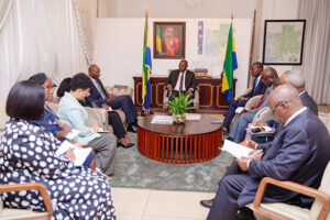 Projets structurants : Revue des priorités entre une délégation de la Banque mondiale et Edgard Moukoumbi | Gabonreview.com | Actualité du Gabon |