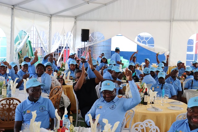 1er Mai à la Marine marchande: unité d’action et reconnaissance envers les anciens | Gabonreview.com | Actualité du Gabon |