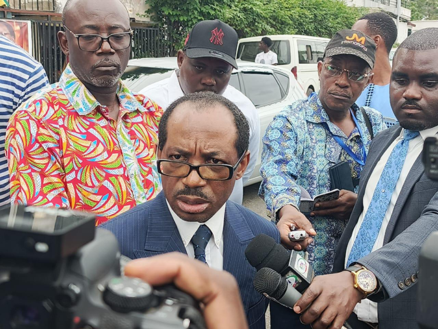 Conflit au PDG : L’aile Onanga Y’Obégué interdite de réunion au siège de Louis | Gabonreview.com | Actualité du Gabon |