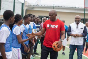 Infrastructures de proximité : Oligui Nguema sur le complexe sportif de Nzeng-Ayong et sur la passerelle de Sibang | Gabonreview.com | Actualité du Gabon |