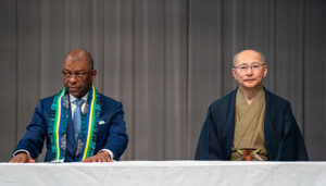 À Osaka, le Gabon séduit le monde par sa vision durable et sa diplomatie culturelle | Gabonreview.com | Actualité du Gabon |