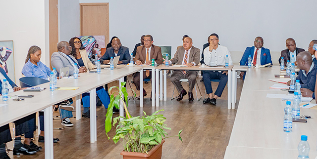 Partenariat État-Comilog : le Fonds RSE accélère la transformation des territoires miniers gabonais | Gabonreview.com | Actualité du Gabon |