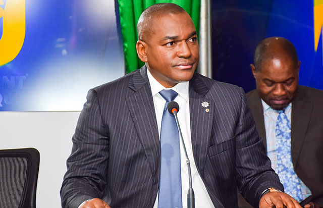 100 jours du gouvernement : État des lieux et perspectives avec le ministre des Transports | Gabonreview.com | Actualité du Gabon |