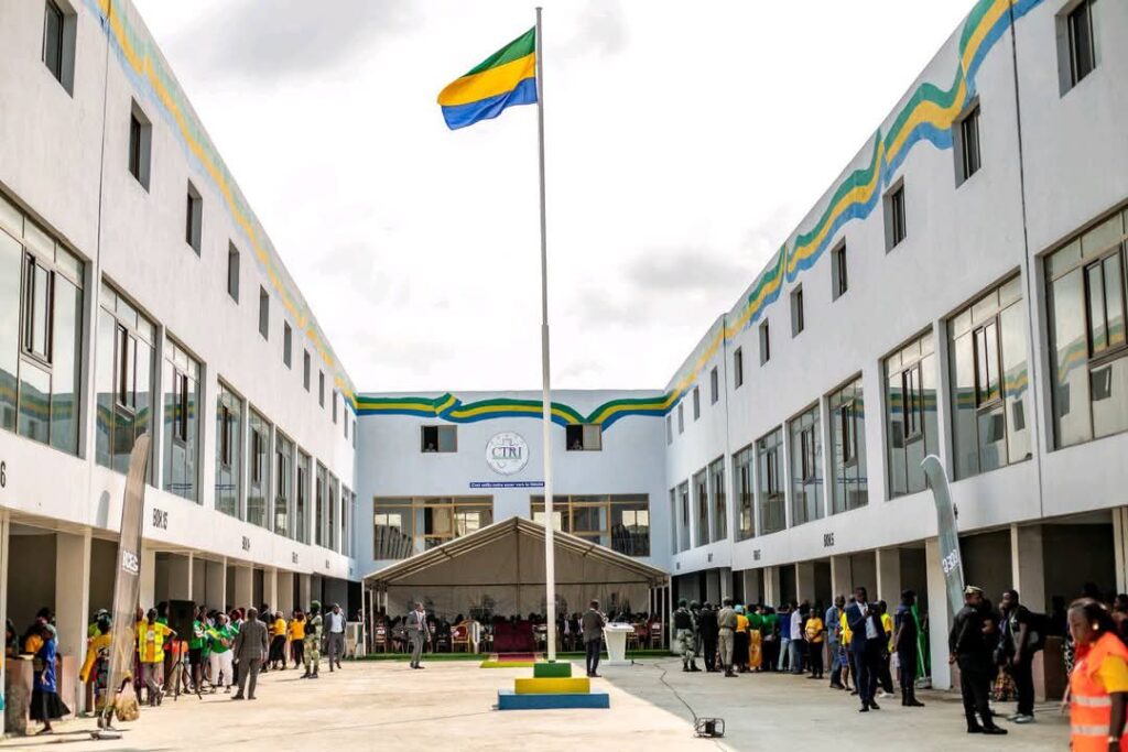 Marché CTRI d’Oloumi : Déjà des problèmes d’électricité ! | Gabonreview.com | Actualité du Gabon |