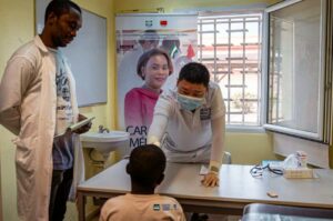 Marrainée par la Première Dame Zita Oligui Nguema, la 26ème caravane médicale chinoise a soigné 2806 patients dans la Ngounié et la Nyanga -