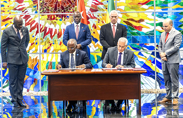 Oligui Nguema et Díaz-Canel scellent un partenariat renforcé entre le Gabon et Cuba | Gabonreview.com | Actualité du Gabon |