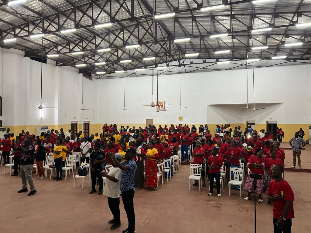 Le FDS mobilise à Makokou : 7 candidatures annoncées pour les élections de 2025 | Gabonreview.com | Actualité du Gabon |