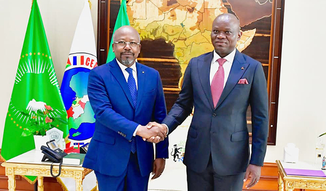 Oligui Nguema et Bilie-By-Nze échangent sur la sérénité du processus électoral | Gabonreview.com | Actualité du Gabon |