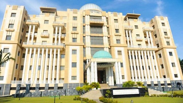 Législatives 2025 : 10 jours pour se plaindre à la Cour constitutionnelle | Gabonreview.com | Actualité du Gabon |