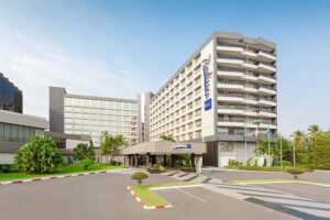 Gabon : L’hôtellerie et les services aux entreprises en plein essor au premier trimestre 2025 | Gabonreview.com | Actualité du Gabon |