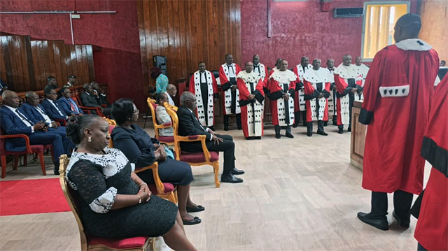 Cour des Comptes : 39 magistrats et greffiers installés pour consolider la transparence | Gabonreview.com | Actualité du Gabon |