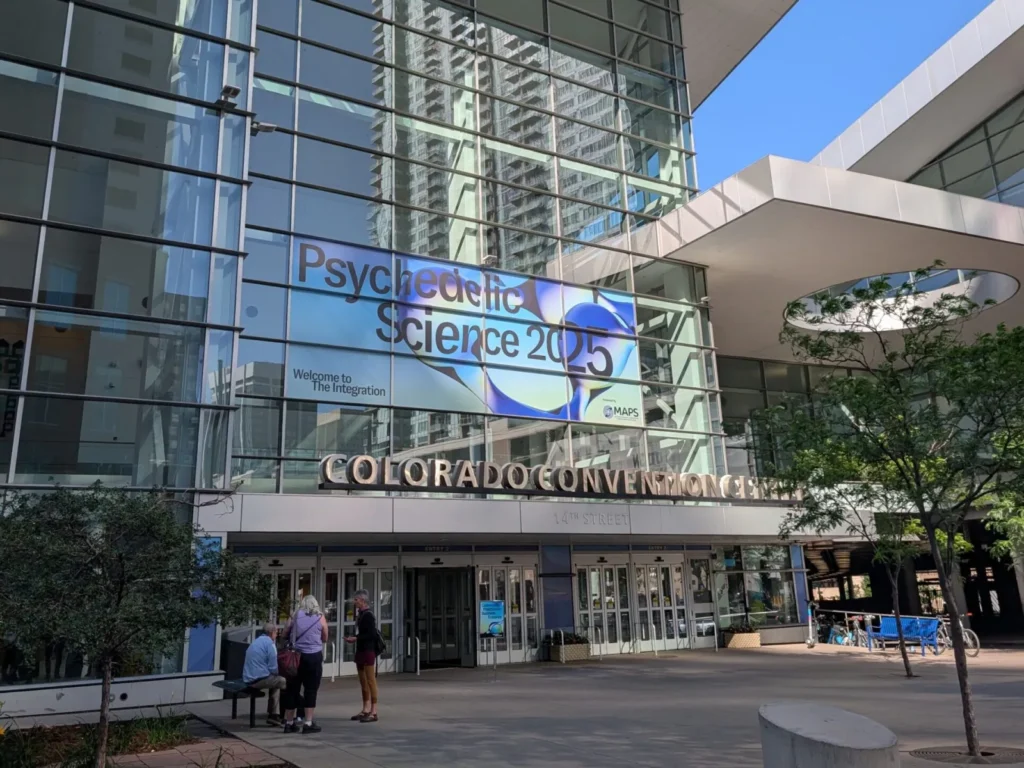 Aspen 2025 : l’avenir de l’ibogaïne se joue aux États-Unis, le Gabon doit faire entendre sa voix | Gabonreview.com | Actualité du Gabon |