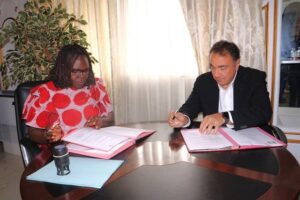 Agriculture : le Gabon signe un accord avec le Turc Hakan Kiran pour développer l'aviculture | Gabonreview.com | Actualité du Gabon |