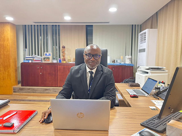 SEEG, coupures, barrages à sec et promesses de lumière : le grand déballage de Steeve Saurel Legnongo | Gabonreview.com | Actualité du Gabon |