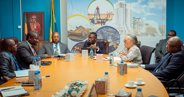 Inspection du secteur pétrolier : contrats, salaires et dignité des Gabonais au cœur des préoccupations | Gabonreview.com | Actualité du Gabon |