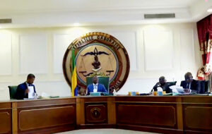 Législatives 2025 : la Cour constitutionnelle examine plus de soixante recours | Gabonreview.com | Actualité du Gabon |