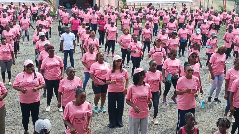 Port-Gentil :  plus de 1000 femmes réunies autour d'Avenir Prospère pour dire non aux cancers féminins -