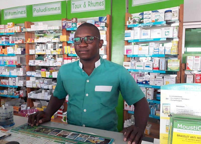 Dette de la CNAMGS : la pharmacie gabonaise au bord de l’asphyxie financière | Gabonreview.com | Actualité du Gabon |