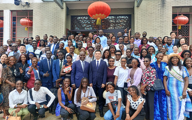 Journée portes ouvertes à l'ambassade de Chine au Gabon : une immersion culturelle réussie | Gabonreview.com | Actualité du Gabon |