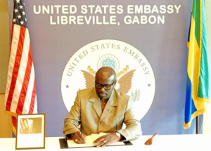 Régis Onanga Ndiaye porté au perchoir : un diplomate à la tête de l’Assemblée nationale | Gabonreview.com | Actualité du Gabon |