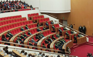 Assemblée nationale de la Transition : clap de fin au Palais Léon-Mba | Gabonreview.com | Actualité du Gabon |