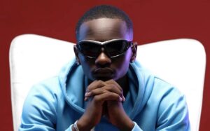 Apologie des violences faites aux femmes : le Collectif des féministes du Gabon annonce une plainte contre l’artiste Eboloko | Gabonreview.com | Actualité du Gabon |