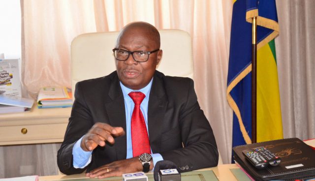 Décès du dernier juriste debout : Jean De Dieu Moukagni Iwangou | Gabonreview.com | Actualité du Gabon |