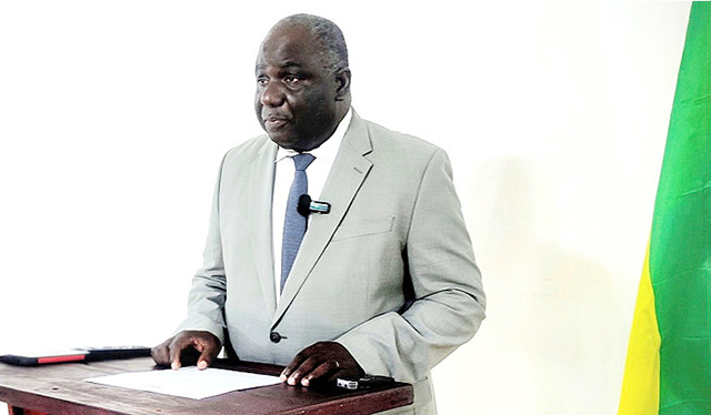 Parlement : Jean Rémy Yama dénonce une confiscation du pouvoir | Gabonreview.com | Actualité du Gabon |