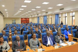 Gabon : les «nouveaux» députés renforcent leurs capacités au cours d’un séminaire | Gabonreview.com | Actualité du Gabon |