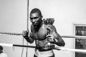 [Boxe anglaise] Tapoyo foudroyé : Keneth Collard signe un premier succès prometteur | Gabonreview.com | Actualité du Gabon |