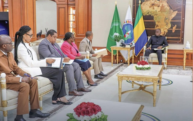 Le statut particulier du communicateur au cœur d’une audience présidentielle | Gabonreview.com | Actualité du Gabon |