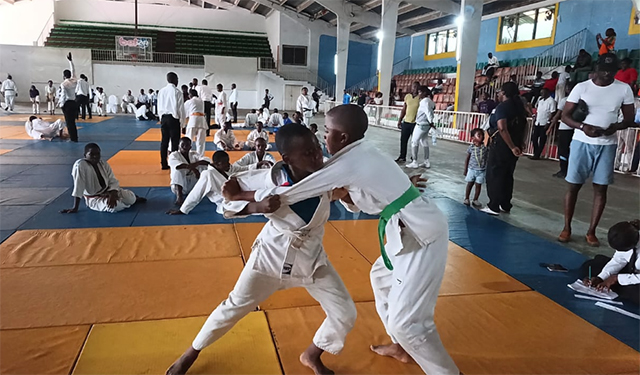 Judo : le Gabon écrase le tournoi international avec 148 médailles d'or sur 150 à Oloumi | Gabonreview.com | Actualité du Gabon |