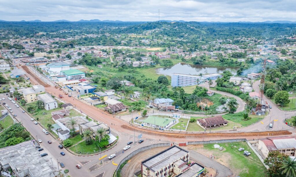 Oyem : un projet d’extension freiné par des obstacles malgré les premières réalisations | Gabonreview.com | Actualité du Gabon |