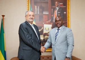 Sécurité routière : vers une digitalisation complète du transport terrestre au Gabon ? | Gabonreview.com | Actualité du Gabon |