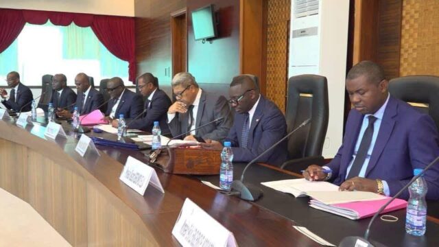 Gabon : entre croissance projetée à 6,5 % et lutte contre le marché noir, le CNEF fixe le cap pour 2026 | Gabonreview.com | Actualité du Gabon |