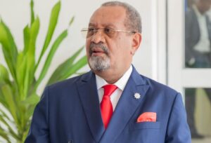 Suspension fiscale : Mapangou salue la mesure mais alerte sur «la roublardise de certains commerçants» | Gabonreview.com | Actualité du Gabon |