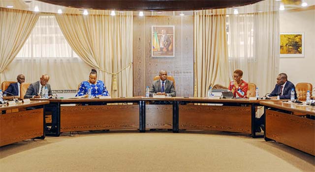 Gabon : Optimiser les dettes et les dons pour booster le développement | Gabonreview.com | Actualité du Gabon |