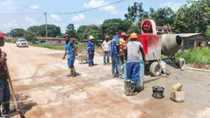 Mandji en mutation : Le Roi des Chantiers livre le sport, accélère la santé, attend les voiries | Gabonreview.com | Actualité du Gabon |