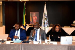 Le Conseil gabonais des chargeurs réunit ses mandataires à Paris pour piloter la performance du fret | Gabonreview.com | Actualité du Gabon |