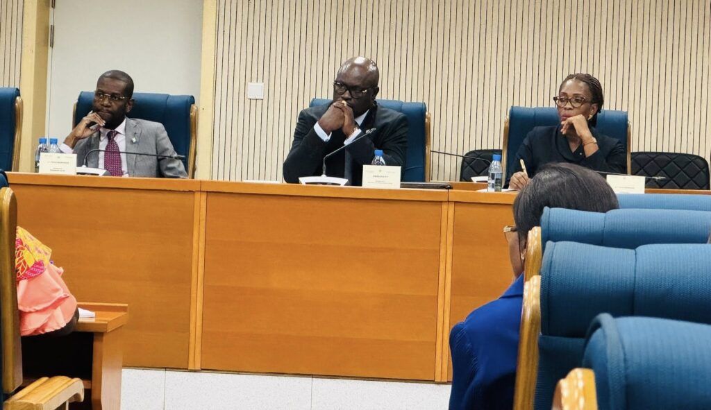 Grève des enseignants : Onanga Ndiaye exprime sa déception et appelle à la responsabilité des syndicalistes | Gabonreview.com | Actualité du Gabon |